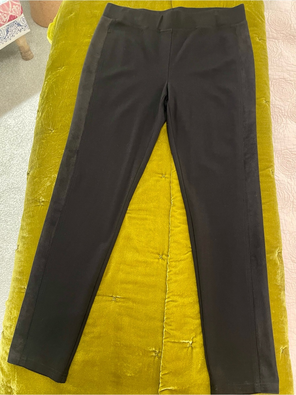 Joseph Ribkoff Black Women’s Slim Pants